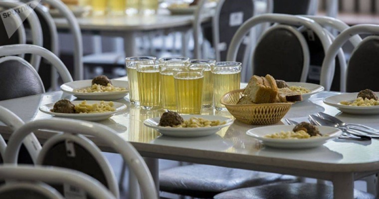 Мәжіліс депутаты: Мектеп директорына салынған айыппұл мұғалімдердің қалтасынан шығып жатыр