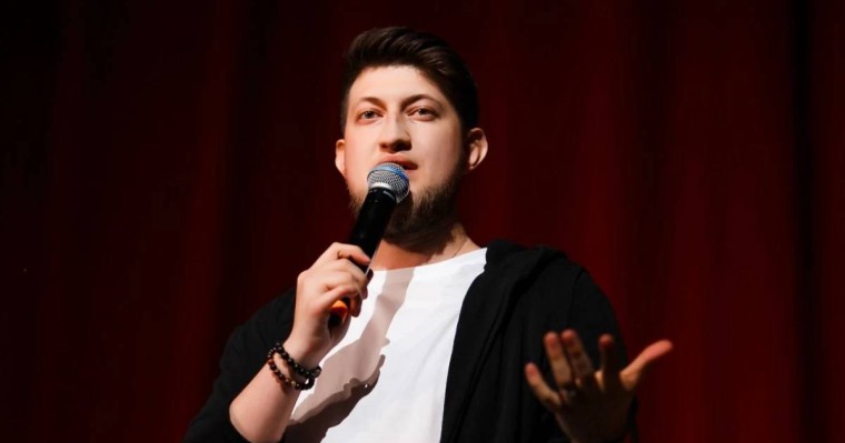 Белгілі әзілкеш 10 тәулікке қамауға алынды