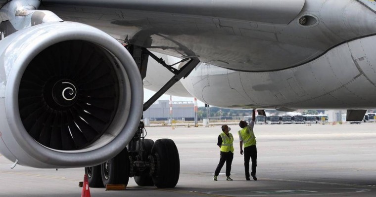 “Ұшақтың дөңгелек қуысына тығылған” - Жасөспірімнің  әрекеті әлемді таңғалдырды