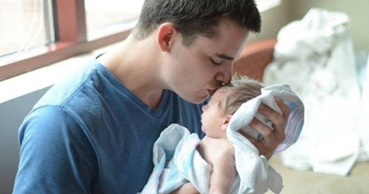 Бойдақ жігіттердің бала асырап алуына болады