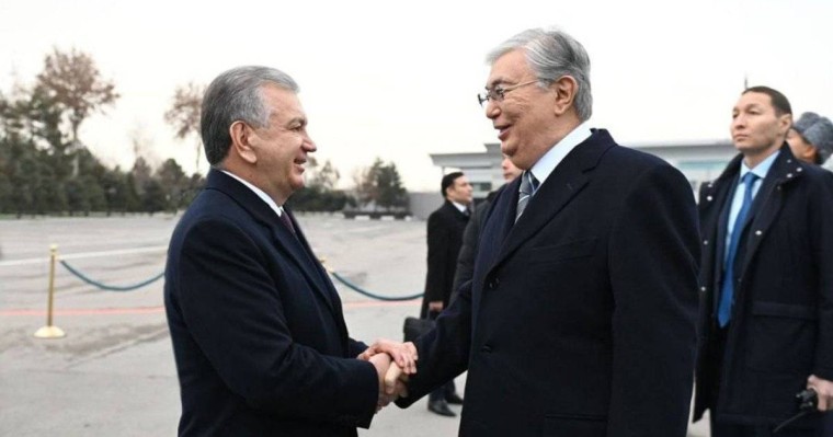 Тоқаев Шавкат Мирзиёевті туған күнімен құттықтады