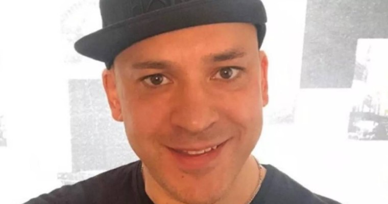 Танымал ресейлік "Отпетые мошенники" тобының бұрынғы солисі көз жұмды