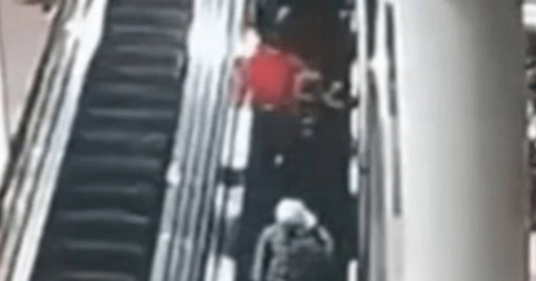 Астанада эскалатор құлады: Оқиғаның видеосы тарады