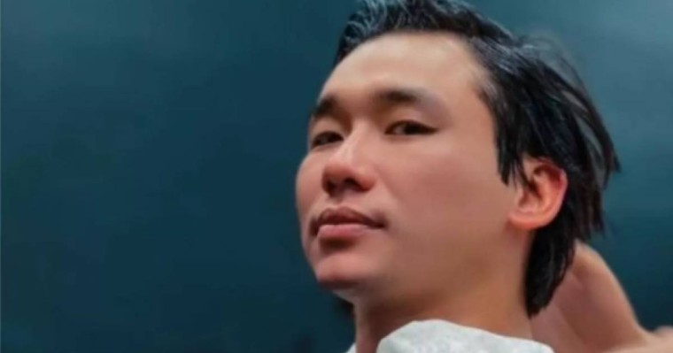 "17 жасымнан танымалмын": Ақтөбеде екі бірдей концерт берген Қайрат Нұртас әлі де хит болатынын айтты (фото)