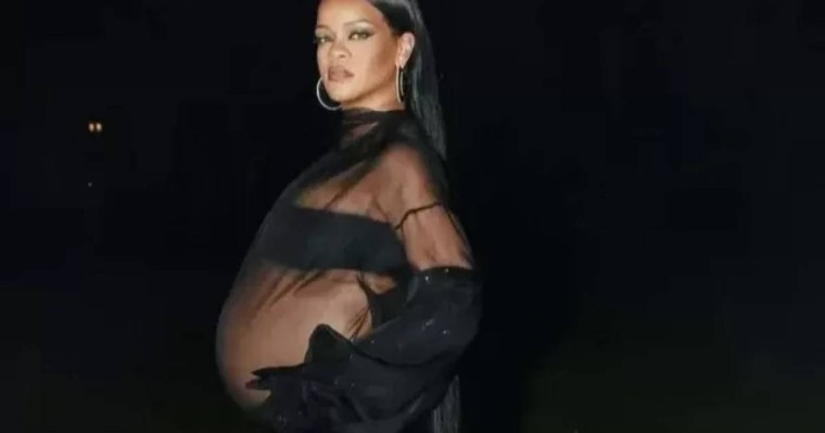 Әнші Рианна үшінші cәбиін дүниеге әкелді