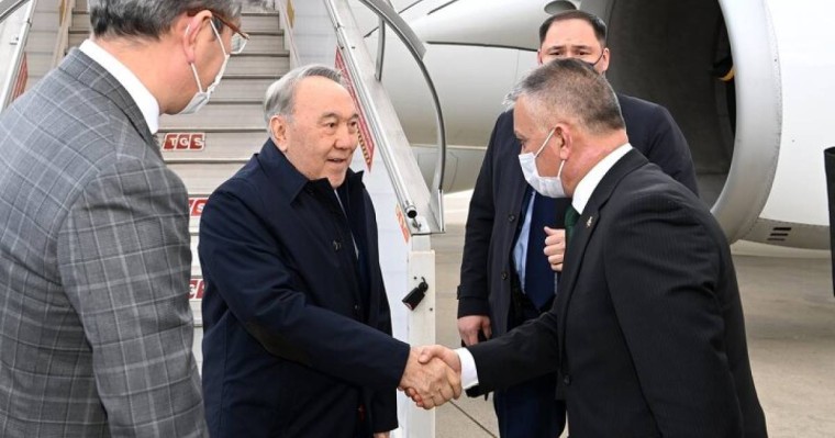 Назарбаев Анталияға ұшып барды