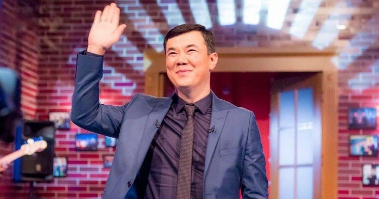 Қоянбаев үйіне кіре алмай қайтты