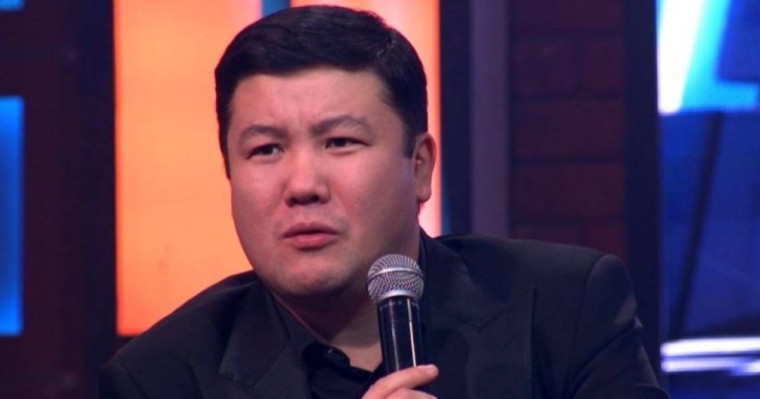 «Интим массаж салонының клиенті»: Тұрсынбек Қабатовтың ұсталғаны туралы ақпар шықты (ФОТО) 