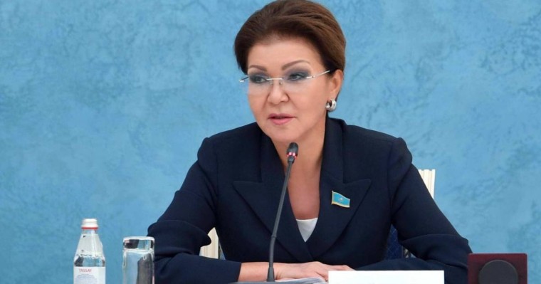 Мәжіліске үміткерлер: тізімде Назарбаева, Мамин және Байбек те бар