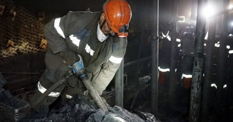 «Әділдік және өркендеу» қоры кеншілердің зейнет жасын төмендету туралы петицияға қосылды