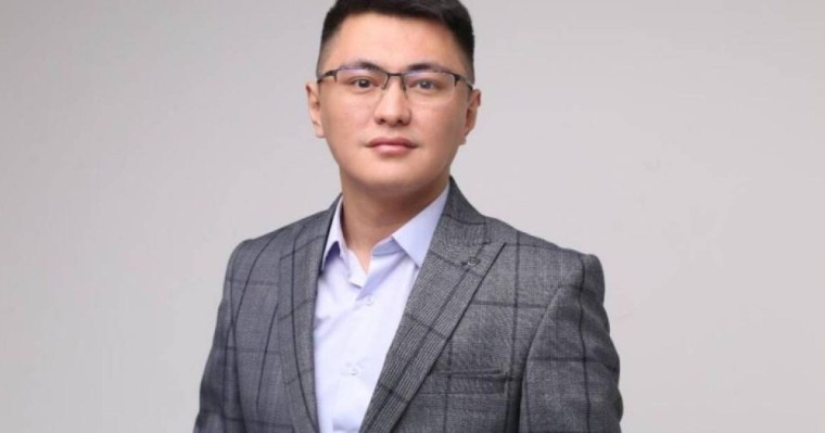 “Мен алда тұрмын”: Дәулет Мұқаев бірнеше сайлау участкелерінің нәтижесімен бөлісті