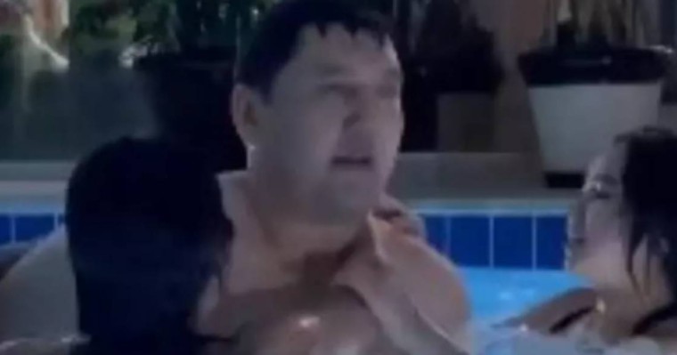 Әкесі Сәбитке үлкен сын: Бассейнде ойнаған Жорабаеваның күйеуі мен қыздары қызу талқыға қалды (видео)