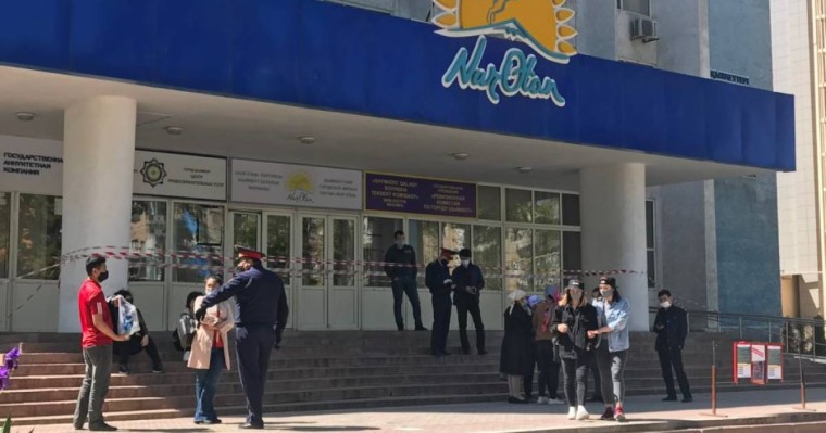 "Әкімның квотасы": "Нұр Отан" партиясынан сайлауға түсу үшін әкімнің танысы болу керек пе?