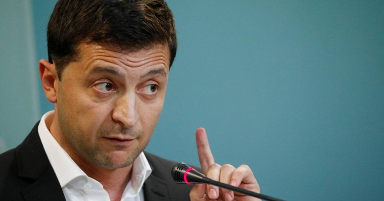 Зеленский бірқатар сотталғандарды босатты