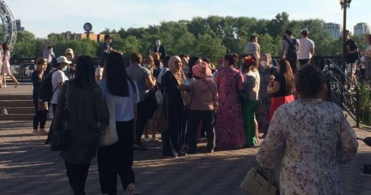 Нұр-Сұлтанда көпбалалы және мүгедек баласы бар аналар пәтер талап етті