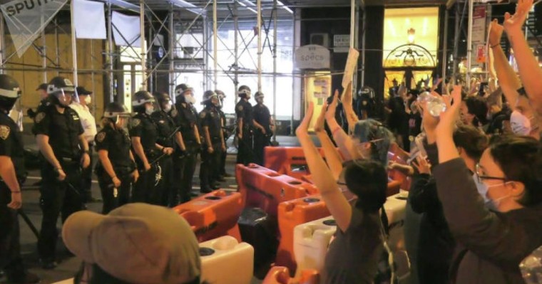 АҚШ-тағы наразылық: Америка қалаларында не болып жатыр