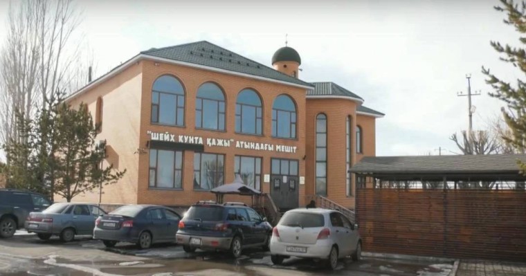 "Әйеліме қандай сиқыр жасадың": Астанада ер адам мешіт қызметкеріне пышақ сұққан