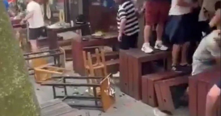 Еуро-2024 жартылай финалында кездесетін Нидерланды мен Англия құрамаларының жанкүйерлері  төбелесті