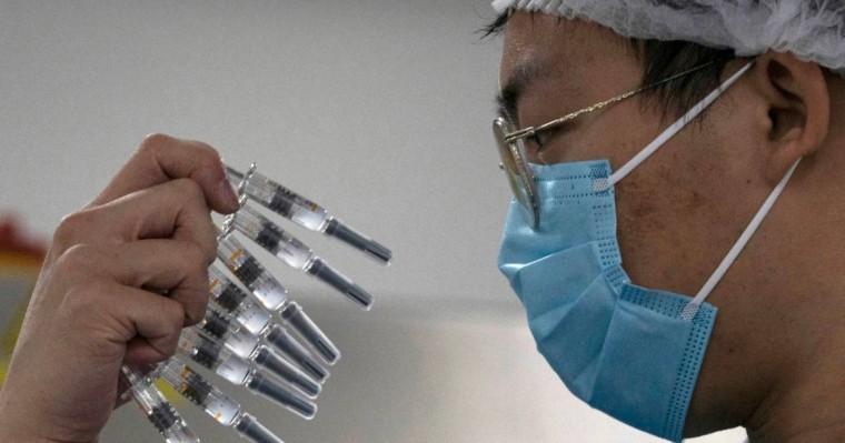 Қытай COVID-19 вирусына қарсы өздері әзірлеген вакцинаның тиімді емес екенін мойындады