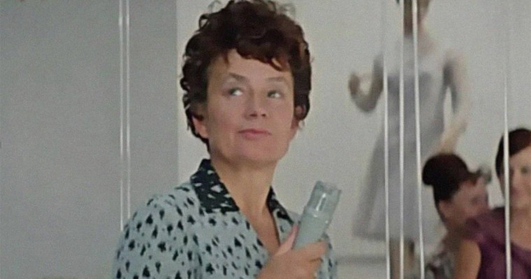 Танымал актриса өз пәтерінде өлі күйде табылды