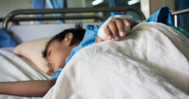 Әйелімен ұрысқан: Ер адам мүгедек ұлын үшінші қабаттан лақтырды