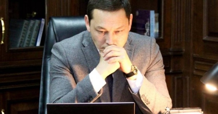 «Өлі не тірі екені белгісіз»: Белгілі саясаттанушы Санжар Боқаев әкесінің сүйегін тапсам деп армандайды