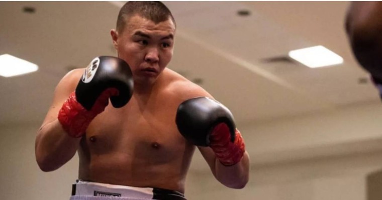 Қазақстандық Мексикадан келген боксшыны 43 секундта нокаутқа жіберді (Видео)