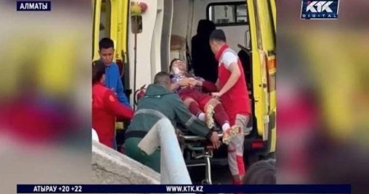 «Қайраттың» қақпашысы Темірлан Анарбеков «Ақтөбеге» қарсы ойында жарақат алды