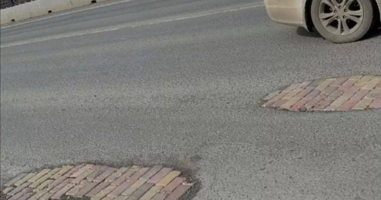 Қабырға ма, жол ма?: Жолдың жамауы көпті күлкіге қарық қылды