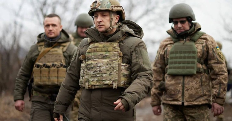 Зеленский: “Бұйырамын! Басқыншыларға барлық қару түрінен соққы жасалсын, барынша көп шығын келтірілсін!”