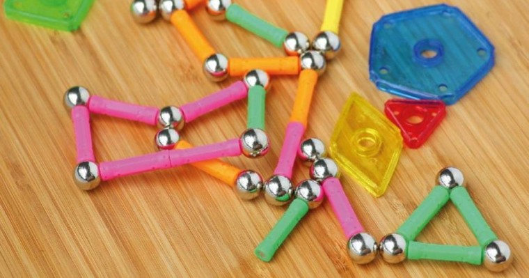 Қостанайда екі жасар баланың ішегінен 13 магнит алынды