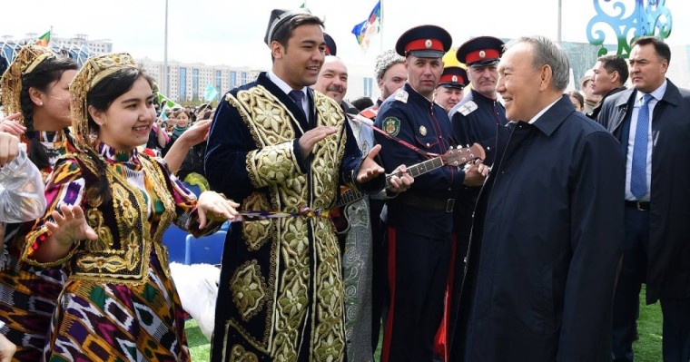 "Қазақты қорлауды тоқтатыңдар, өз жерінде өгей баланың күйін кешіп отыр": Қоғам қайраткері Асссамблеяға ескерту жасады