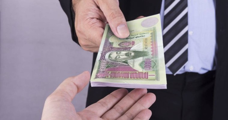 Моңғолия үкіметі әр азаматына 100 доллардан төлейді