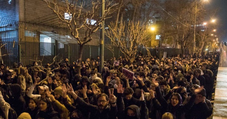 Иранда наразылар биліктің отставкаға кетуін талап етті