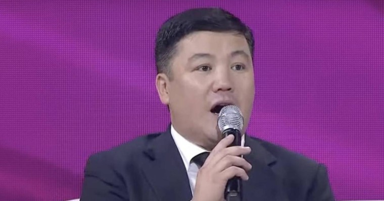 “Тұрсынбек жылына миллиардтарды игереді” - Атақты әзілкеш ауыр сынға ілікті