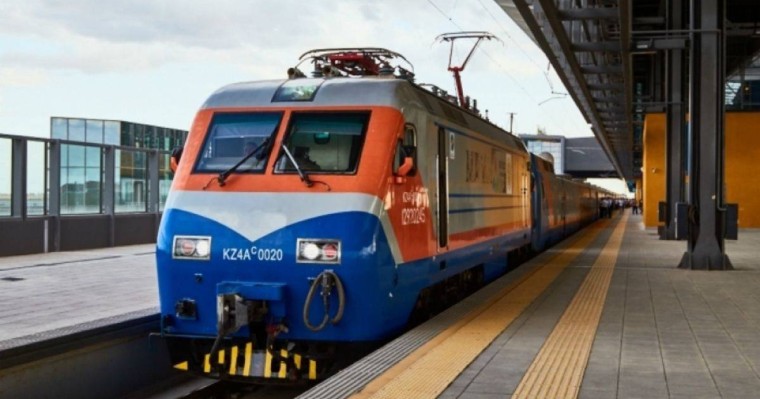 "Вагондарды аралауға болмайды": Еліміздің бас санитар дәрігері пойыз жолаушыларына қойылатын жаңа талаптарды түсіндірді - Қазақстан жаңалықтары