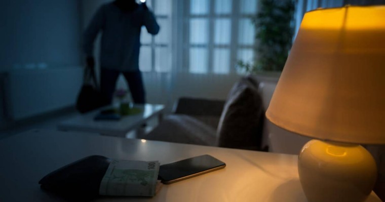 "Бөлмеде бейтаныс әйел жүрді": Үйіне келген түркістандық ұрының үстінен түскен