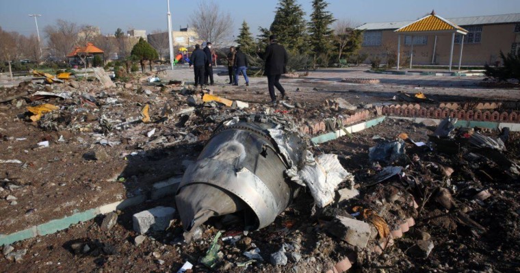 Иран Украинаға Boeing ұшағынан табылған "қара жәшікті" берді