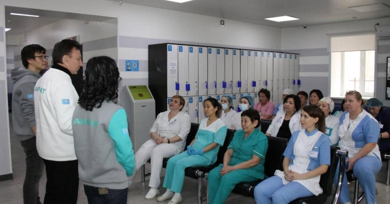 Мәжіліске үміткерлер қарапайым жұмысшылармен кездесті