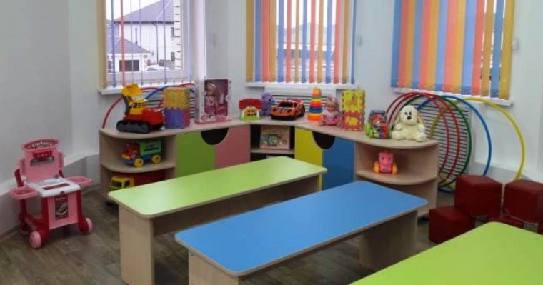 Қызды шашынан сүйреген: Атырауда балабақшада тәрбиешісінің үстінен қылмыстық іс қозғалды (видео)