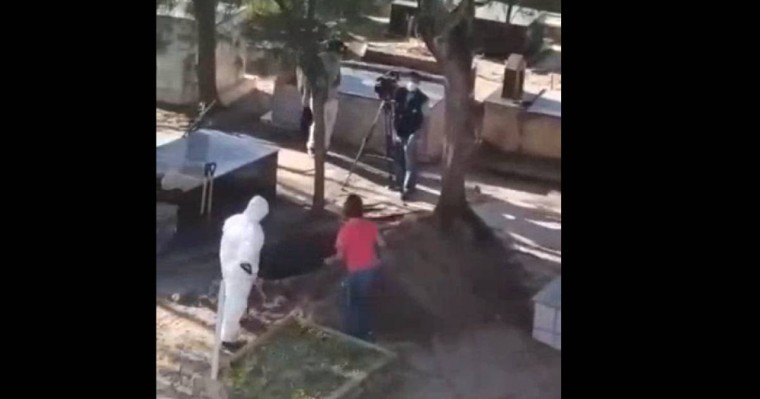 Коронавирустан қайтыс болғандарды «жерлеу» рәсімі қазақстандықтарды шошытты (видео)