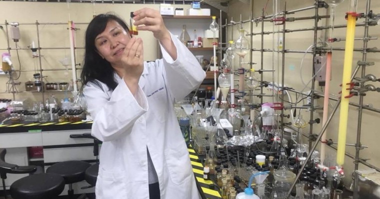 "Қанды сұйылтады": қазақ қызы коронавирусқа қарсы дәрілік қоспа ойлап тапты