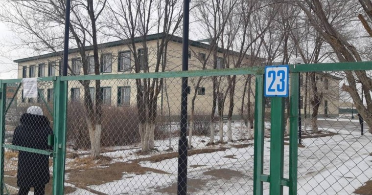 Ауласында мәйт жасырылған: Ауылдастары таңдайлық мұғалімнің жұмысқа шығуына қарсылық білдірді