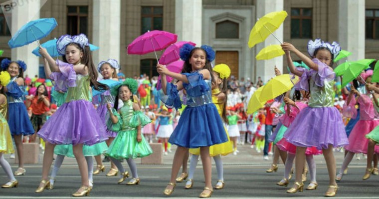 Аға буынның жауапкершілігін еске салатын мереке – Тоқаев балаларды құттықтады