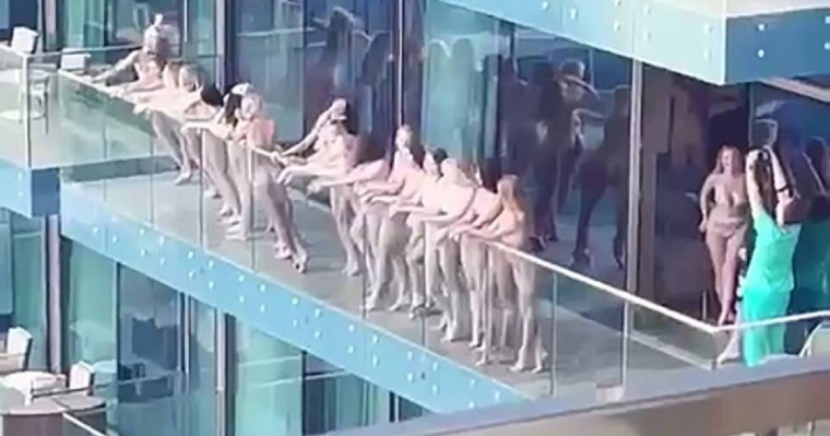 Дубайда «жалаңаш фотосессиядан» кейін ұсталған 11 қыз украиндық болып шықты