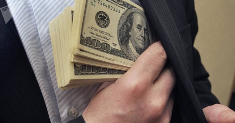 "Ұшақ, коттедждер, жер": Сот Ертаев пен Ибрагимовтан 59 миллиард теңге өндіріп алды