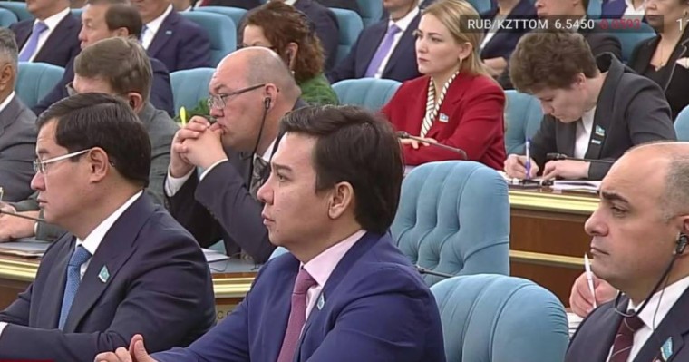 Депутат бір палаталы Парламентке қатысты референдум қашан өтуі мүмкін екенін айтты