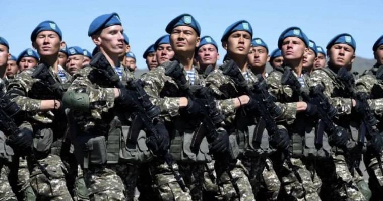 Қазақстанда жоғары оқу орындарының кейбір түлектерін әскерден босату ұсынылды