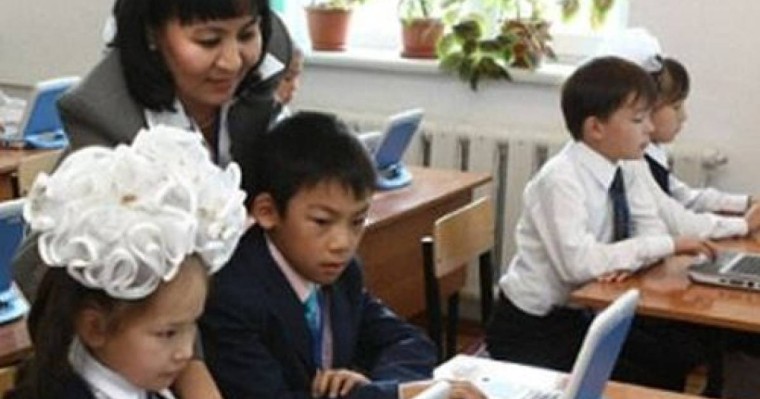 «Қазақстан мұғалімі» сыйлығының жеңімпазына 10 мың доллар беріледі