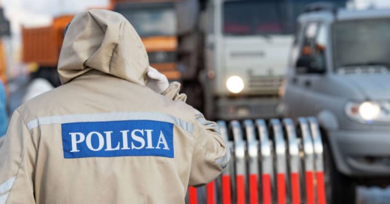 министр блокбекеттерде жұмыс істеген полицейлерге алғыс айтты